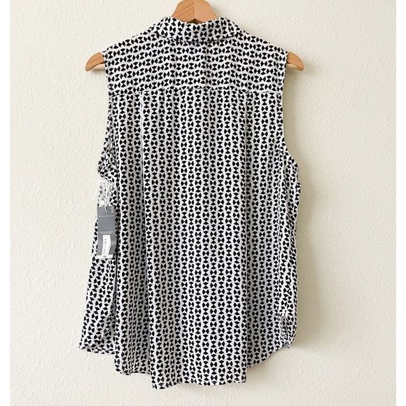 Worthington Sleeveless Button Down Blouse with Geometric Design NWT - Picture 2 of 5
